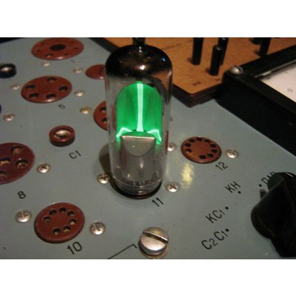 6E1P / EM80 / 6BR5 Reflector Soviet Magic Eye Indicator Vacuum Tube 2pcs 1960's