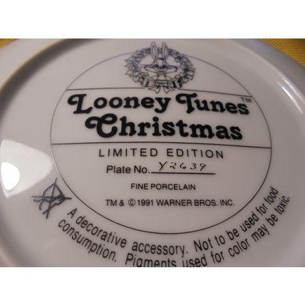 Limited Edition 1991 WARNER BROS. "Merry Christmas" Collector Plate!! $25.00!!