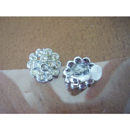 Retro Earrings Chrysanthemum Flower Head White Crystal Clip-on Vintage Clips