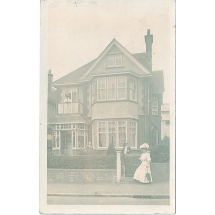 Family Outside A House Called Alum Chine @ Alum Chine Isle Of Wight Postcard