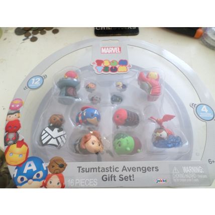 Marvel - Tsum Tsum - 16 Piece Set - Tsumtastic Avengers Gift Set - New / Sealed
