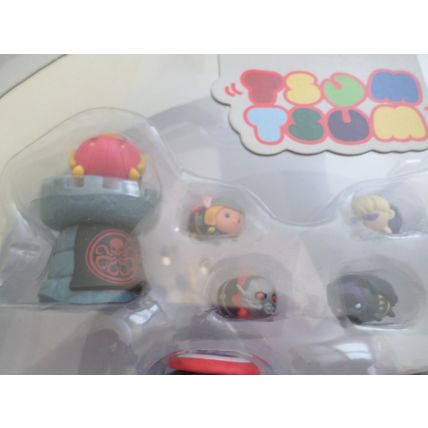 Marvel - Tsum Tsum - 16 Piece Set - Tsumtastic Avengers Gift Set - New / Sealed