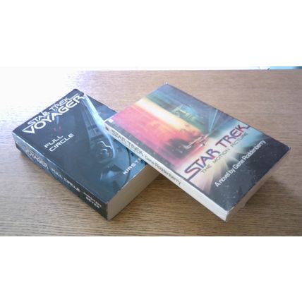 STAR TREK: THE MOTION PICTURE /STAR TREK: VOYAGER - FULL CIRCLE (2 Paperbacks)