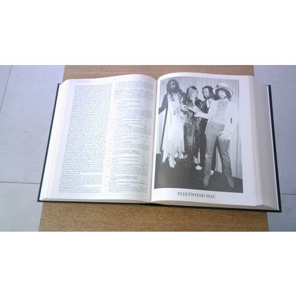 The Essential Rock Discography. Martin C. Strong (Hardback) Canongate Books 2006