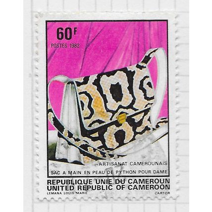 CAMEROUN CAMEROONS 1982 HANDICRAFTS LADIES PYTHON SKIN HANDBAG USED FASHION ?