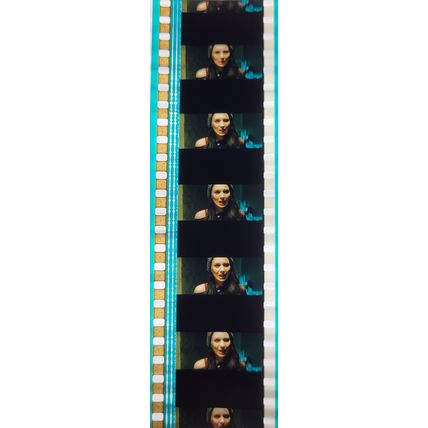 Pk GEB -D - MIX - Gb 048V . 1 STRIP OF 5 - 35MM FILM CELLS. ( NOES )