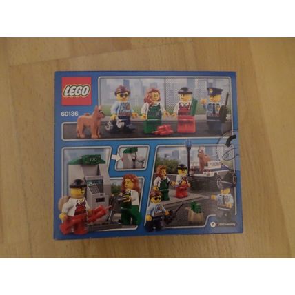 Lego - City - (60136) - Police Starter Set - Cops and Robbers - Factory Sealed