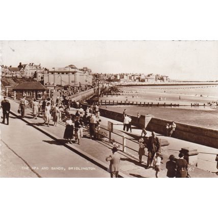 EC700 BRIDLINGTON - THE SPA AND SANDS, R/P POSTCARD