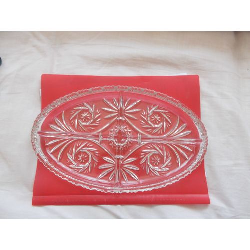 SECTIONED GLASS SEVING DISH (03/06) # # # IDEAL SNACKS