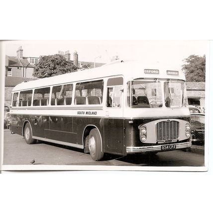 Black & White Photograph of South Midland Motor Services Ltd. - 834 CRX