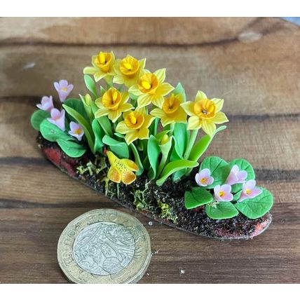 Daffodil Bed for a Dollshouse Garden