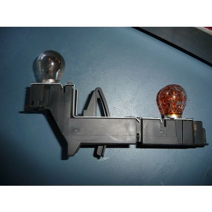 Volvo V70R XC70 V70 Upper Tail Light Lens + Bulb Socket 98 99 00 Right Passenger