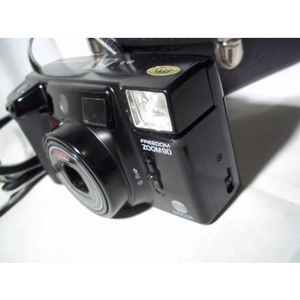 Minolta Freedom Zoom 90 AF Multibeam 35mm Film Point and Shoot Camera w/ Case*