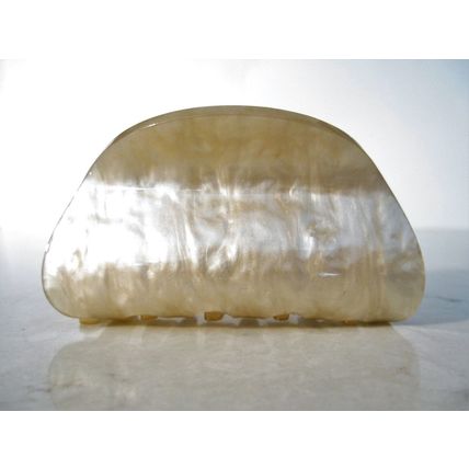 Vanilla creme white marbled hair claw clip