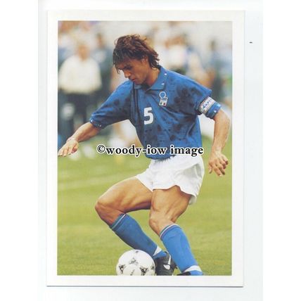 TC0058 - Italy Captain - Paolo Maldini - postcard Barratt Europes Best
