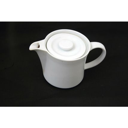 ITALIAN FINEST PORCELAIN MEDIUM SIZE WHITE TEAPOT MICROWAVE & DISHWASHER SAFE