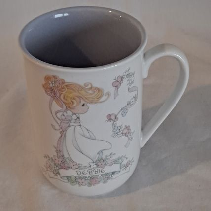 Vintage 1993 Enesco PRECIOUS MOMENTS DEBBIE COFFEE MUG Porcelain Tea Cup