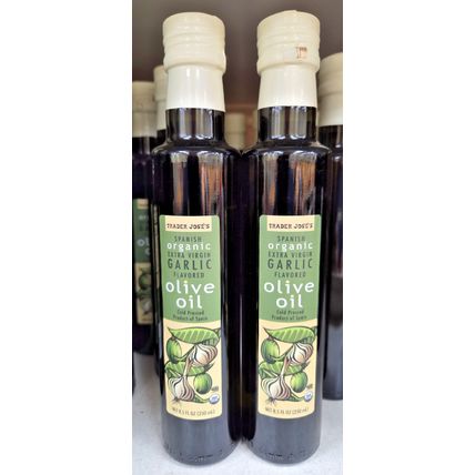 Trader Joe's Spanish Organic Extra Virgin Garlic Olive Oil 8.5fl oz (2 Bottles)