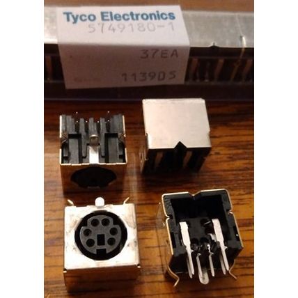 Lot of 33: TE Connnectivity 5749180-1