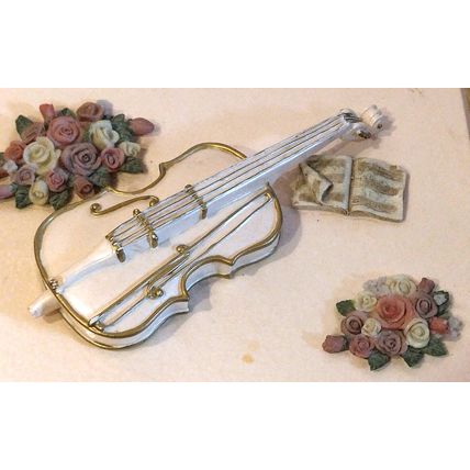 Vintage Pink Pearl Jewelry Box White Violin & Flowers Hand-Painted With Mirror