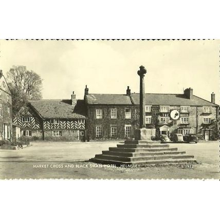 Yorkshire HELMSLEY Market Cross & Black Swan Hotel Postcard (Valentine L.1912)