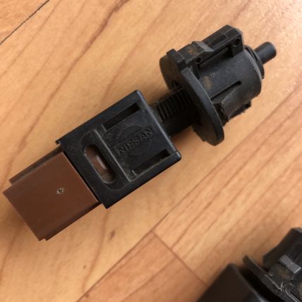 OEM Cruise Control Release Switch 25300-AT300 Brake 25320-AX10A Nissan Infiniti