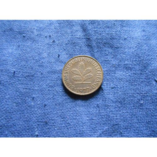 1977 (D) GERMANY 10 PFENNIG COIN.