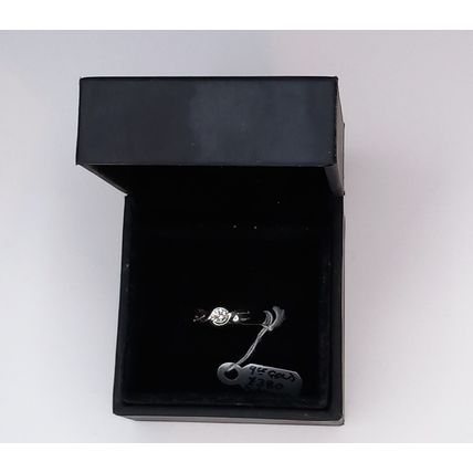 White Gold Diamond Ring 9ct N 1/2 Ex Shop Display Brand New Ret £380