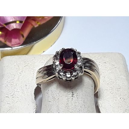 Estate .90ctw Natural Oval Garnet/Diamond offset Halo 14Kt 5.2g Y/Gold Ring20362