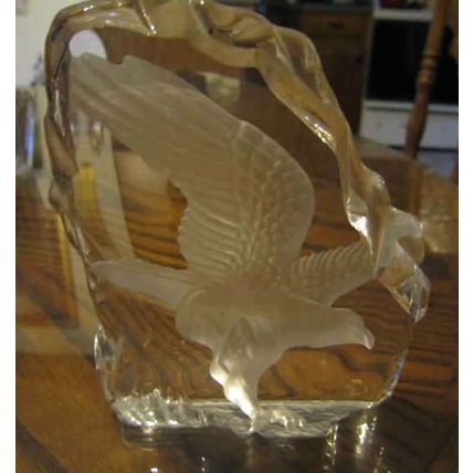 GORGEOUS HEAVY CLEAR GLASS ETCHED AMERICAN EAGLE SHELF PAPER WEIGHT PAPER HOLDER