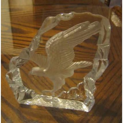 GORGEOUS HEAVY CLEAR GLASS ETCHED AMERICAN EAGLE SHELF PAPER WEIGHT PAPER HOLDER