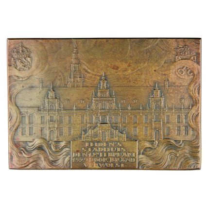 Plaquette Johannes Cornelis Wienecke : Stadhuis Leiden door brand verwoest, 1929