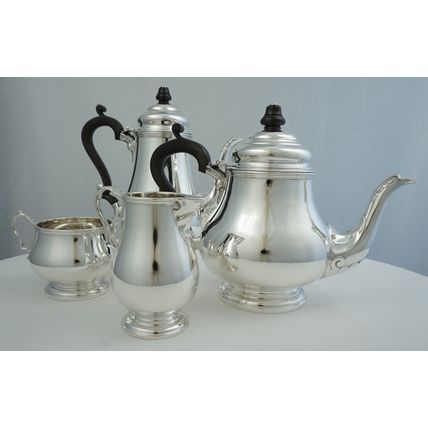 High Quality Queen Anne Style Tea & Coffee Set, Sheffield 1965, total 1978g.