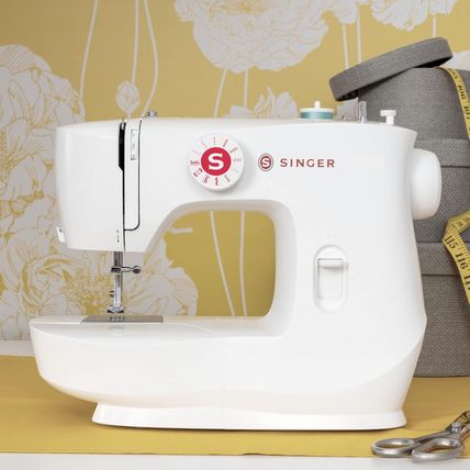 SINGER MX60 Lightweight & Portable Sewing Machine with Accessory Kit & Foot Peda