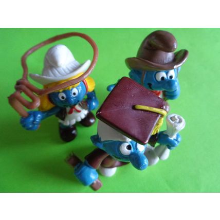 Job lot of 10 smurfs banjo cowgirl smurfette apple lion tamer set1