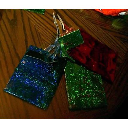 NEW 3 SMALL CHRISTMAS GIFT BAGS SPARKLY RED, GREEN & BLUE & GIFT TAGS