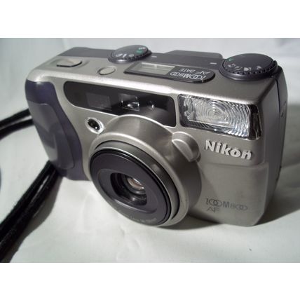 Vintage Nikon Zoom 800 AF 35mm 38-130mm Point & Shoot Film Camera