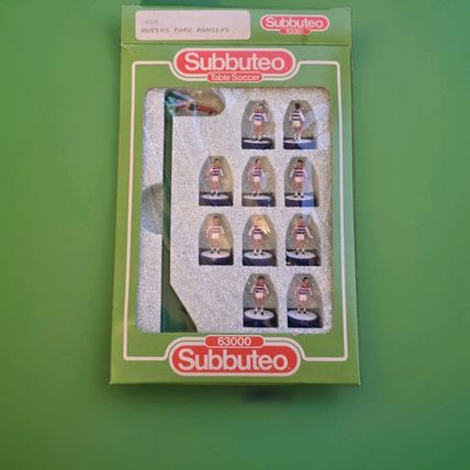 Subbuteo lw team NO 626 QUEENS PARK RANGERS COMPLETE SET IN CORRECT LABEL BOX