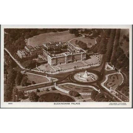 London - Buckingham Palace - superb Pan-Aero real photo postcard c.1940s