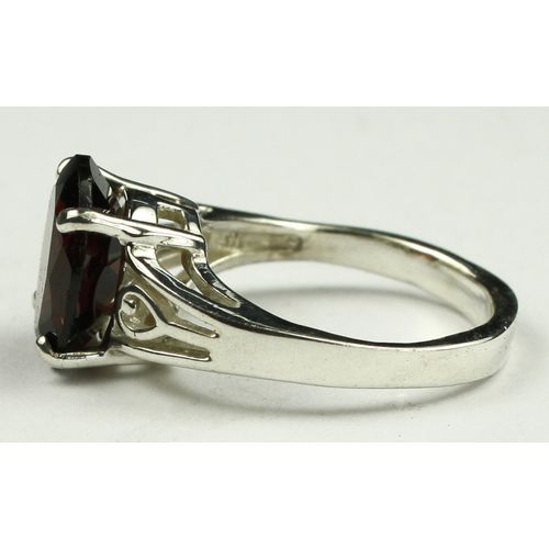 Mozambique Garnet, 925 Sterling Silver Ring, SR139