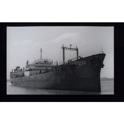 TA0552 - Esso Oil Tanker - Esso Cambridge - built 1954 - photograph
