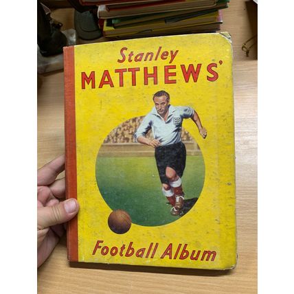 1949 "STANLEY MATTHEWS FOOTBALL ALBUM" ILLUSTRATED SOCCER HARDBACK BOOK (P4)