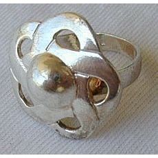 Shiny silver flower ring