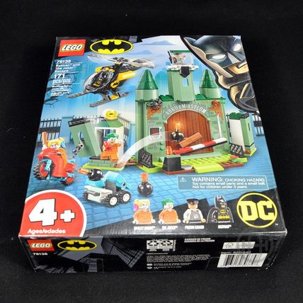 LEGO - Sealed Set – DC Superheroes – 76138 – Batman and the Joker Escape