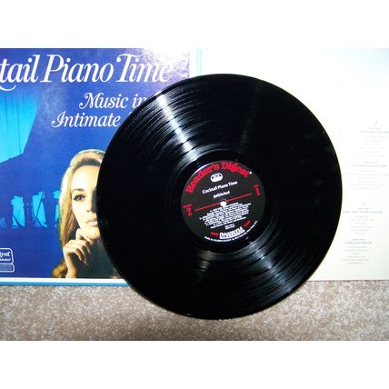Cocktail Piano Time record set