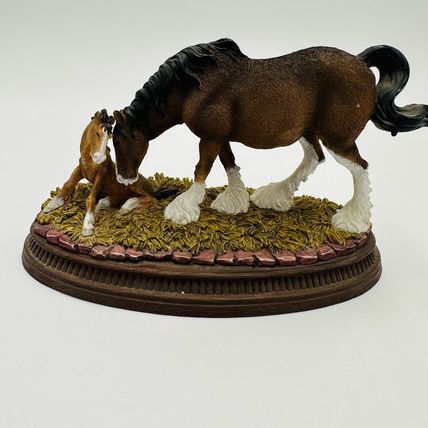 Anheuser Busch Figurine Mare & Foal F15 Numbered 1747 Vintage Rare 2004