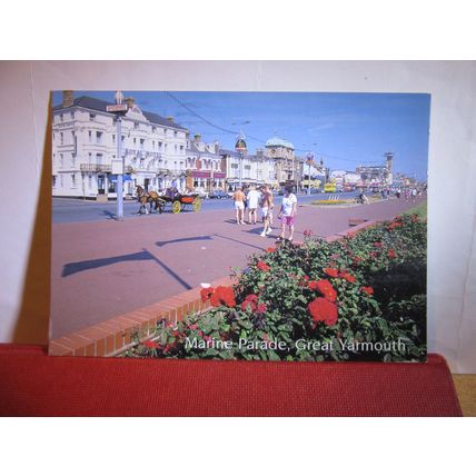 MARINE PARADE, GREAT YARMOUTH, NORFOLK used postcard 2005 postmark =