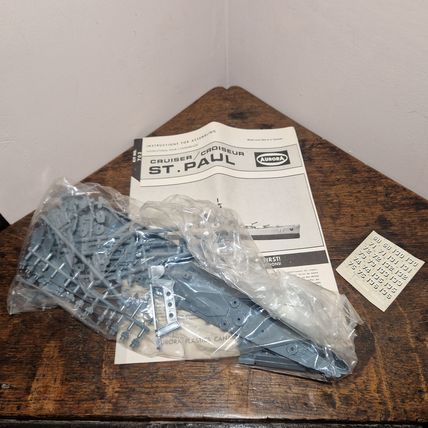 Unmade 1964 1/600th Scale Aurora USS St Paul Plastic Model Kit No 703-150