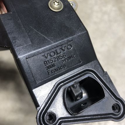 Volvo 9152856 Fuel Gas Door Latch Lock Release Solenoid +Wiring Plug Pigtail S70