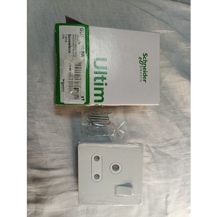 Schneider Screwless Flat Plate Single 15A Socket White Metal GU3490WPW